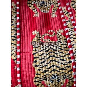 Sac fourre-tout matelassé de créateur Kantha pour femme, sac à main en coton avec fermeture éclair et doublure en tissu pour le shopping, nouvelle collection - Product Image 4