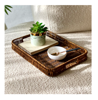 Plateau de rangement en rotin au design personnalisé pour la maison, le bureau et l'organisation du panier de rangement des aliments Plateau en rotin tissé à la main