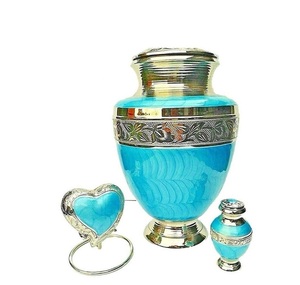 Juego de 3 urnas conmemorativas de cremación de latón para cenizas Aqua con collares de plata - Product Image 2