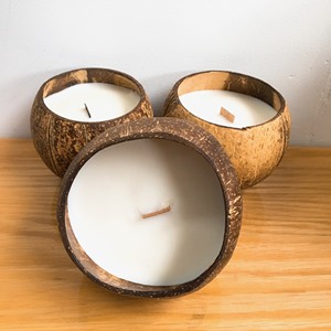 Vela de concha de coco hecha a mano ecológica, piezas decorativas de centro, cuenco de masa de coco rústico, velas para centros de mesa de cena - Product Image 5