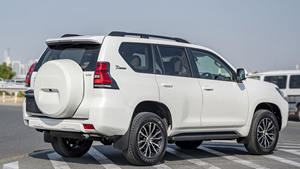 Toyota Land Cruiser VX Prado 4.0L 2022 de Segunda Mano en Buen Estado - Product Image 4