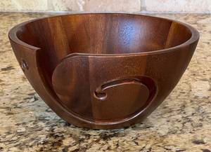 Bol en fil de bois d'acacia coupé à la main pour tricoter et crocheter des trous pour les aiguilles à tricoter 7.5 "x 3.5"-Nouveau - Product Image 3