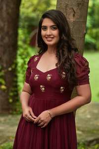 Robe pour femme de couleur rouge, robe maxi à imprimé floral en Georgette, robe de mariage de créateur. robe de soirée. - Product Image 4