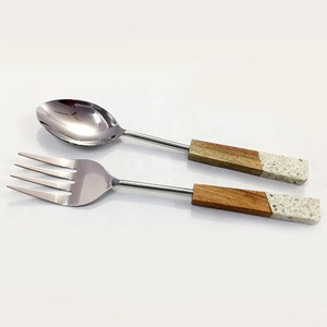 Set de service à salade à manche rond en résine verte Set de service à salade plaqué or en acier inoxydable de haute qualité avec poignée étonnante - Product Image 5