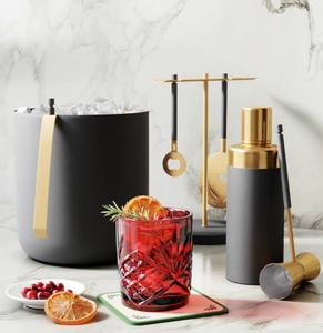 Shaker à cocktails moderne en acier inoxydable noir et or, design élégant et mat, anti-fuite, parfait pour les bars à domicile de luxe - Product Image 4