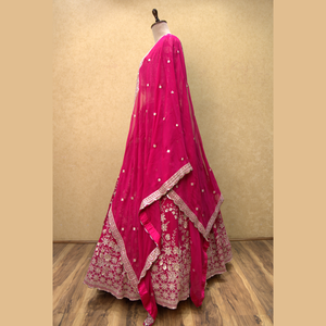 จอร์เจียเจ็ตเต้ lehenga สีชมพูสไตล์บอลลีวู้ดที่อุดมไปด้วยการปัก zari กับอินเดียหนัก - Product Image 5