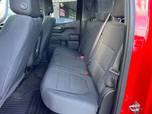 Camioneta Chevrolet Silverado 1500 Custom 2020 Usada en Excelentes Condiciones - Product Image 3