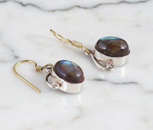 Boucles d'oreilles clous en labradorite, argent sterling 925 plaqué or 14 carats, pierre précieuse scintillante, bijou mystique, cadeau pour anniversaire - Product Image 2