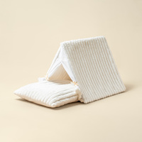 Lit pour chat pliable de luxe moderne de haute qualité, tanière d'hiver en tissu doux imitation fourrure de lapin, nid d'intérieur avec coussin amovible et lavable