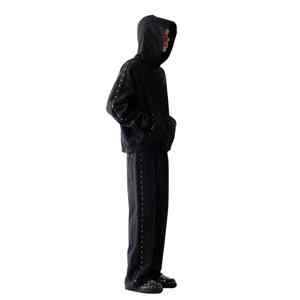 Survêtement personnalisé avec des strass étincelants, des accents de cristaux scintillants, un tissu extensible doux et une silhouette ajustée de qualité supérieure - Product Image 2