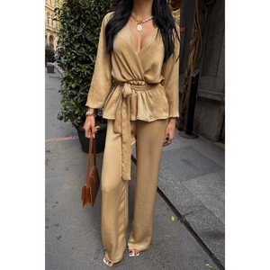 Conjunto de Blusa Cruzada con Lazos y Pantalones de Satén Beige para Mujer - Product Image 3