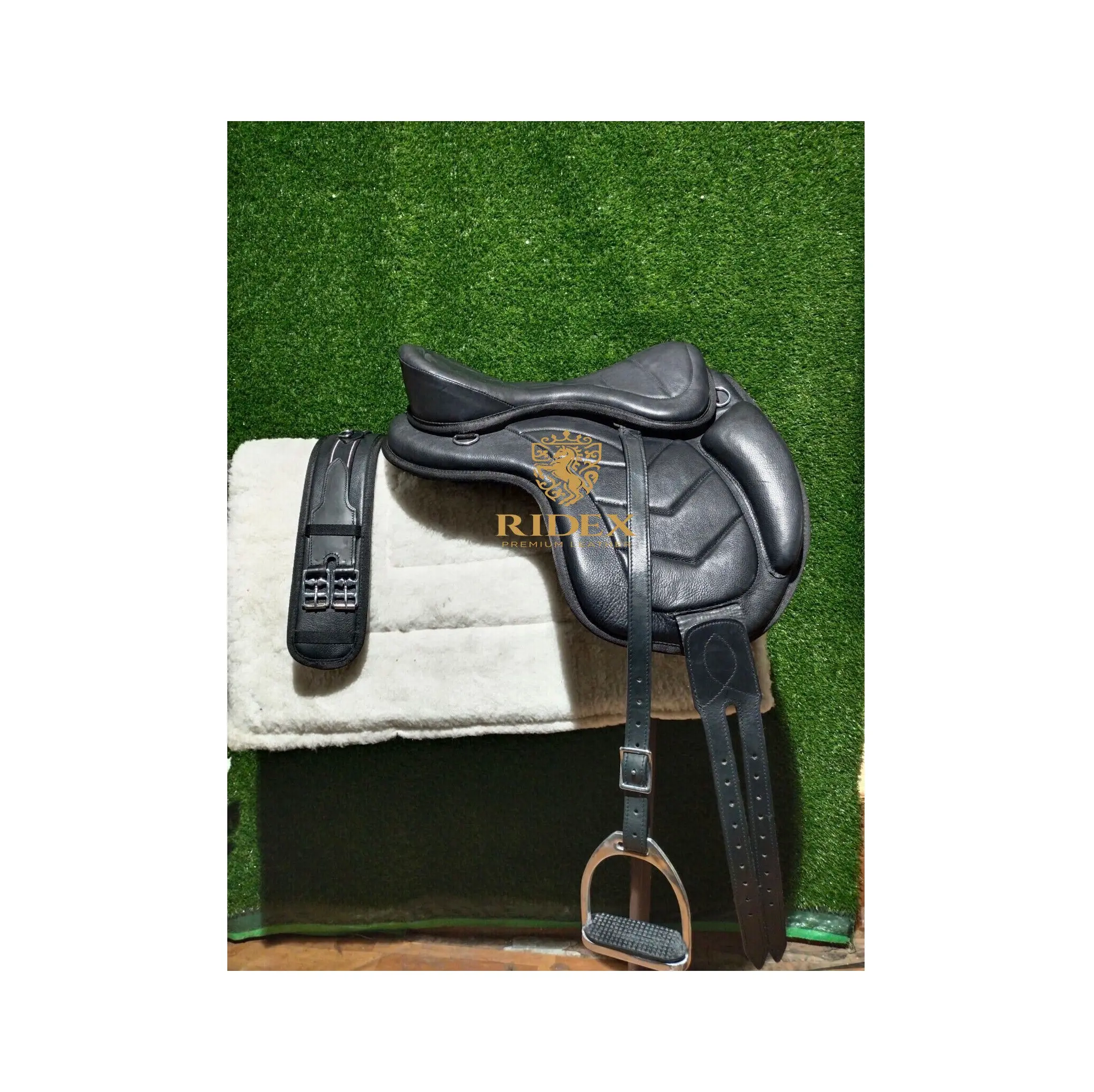 最も販売されているデザインの柔らかな革の木のない馬の英語のサドル14 "18" 馬用卸売価格で入手可能