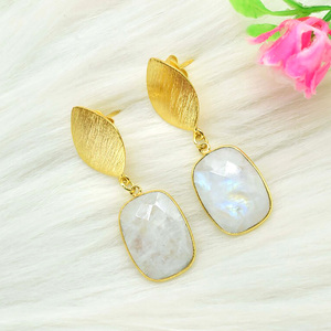 คอลเลกชันที่สง่างามสีรุ้งมูนสโตนธรรมชาติต่างหูประดับเพชรทรงเสน่ห์ต่างหูทอง18K June birthstone - Product Image 1