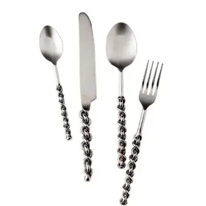 Fourchette design contemporaine avec poignée artistique en finition argentée, idéale pour la décoration de table, les événements et les paniers cadeaux - Product Image 5