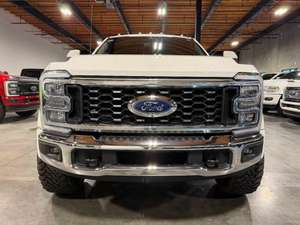 Nouveau 2023 de qualité pour F-450 Super Duty Lariat, intérieur sombre automatique, caméra de recul, galerie de toit métallique - Product Image 2
