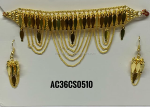 Conjunto de diseño de moda Chik con pendientes Chapado en oro para mujeres y bebés Diseño de todo tipo - Product Image 2