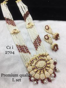 Impresionante conjunto de collar y aretes de Kundan Moissanite para bodas y compromisos. - Product Image 4