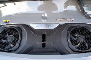 2024 911 Carrera GTS Coupé, Motor de 6 Cilindros en Línea con Doble Turbo de 473 hp, Color Gris Ártico, Mayormente sin Modificaciones - Product Image 6