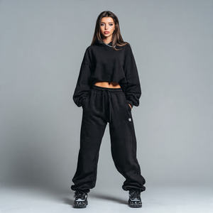 Conjunto de Sudadera Corta con Hombros Caídos y Pantalones Deportivos Holgados, Chándal de Invierno, Ropa Urbana para Mujer, Talla Grande, Color Sólido - Product Image 1