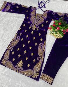 El último diseñador de ropa de fiesta India Top de terciopelo viscosa pesada con Pent - Product Image 5