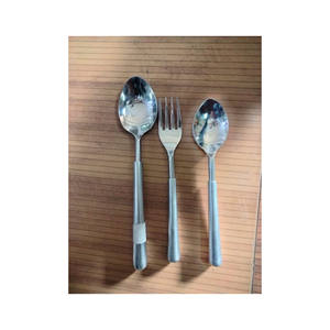 Ensemble de 3 couverts de table à manger en métal au design élégant pour la cuisine et l'hôtel à un coût raisonnable Ensemble de 3 couverts en acier inoxydable - Product Image 1
