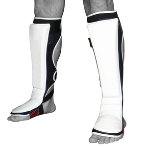 Protectores de Espinilla de Muay Thai Personalizables al por Mayor, Cuero Genuino/PU Ecológico, Protección de Empeine para Boxeo, MMA y Kickboxing - Product Image 3