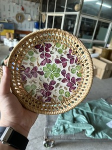 Bandejas redondas tejidas de ratán lacadas de primera calidad al por mayor con incrustaciones de nácar de fabricación vietnamita - Product Image 5
