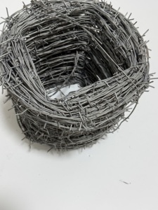 Fil de fer galvanisé à chaud, clôture en grillage barbelé en acier inoxydable, clôture de sécurité extérieure durable pour ferme, jardin - Product Image 6