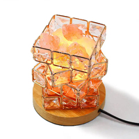 Lampe au sel de l'Himalaya au clair de lune Forme de lune Pierre lumineuse Cristal Lampe au sel classique Cadeau sculpté naturel Prix le moins cher Vente de lampe au sel