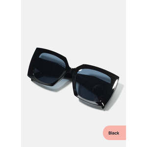 Occhiali da Sole Oversize Trendy A+ Classici e Alla Moda in Vari Colori: Arancione, Oro, Bianco, Trasparente, Verde, Rosso, Leggeri, Forma Rettangolare, Ovale, Quadrata - Product Image 5