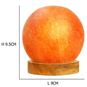 Lámparas de sal del Himalaya amor estilo técnica tallada diseño personalizado respetuoso con el medio ambiente al por mayor Base de madera decoración en forma de esfera - Product Image 3