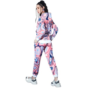 Chándales impresos de mujer personalizados al por mayor chándales sublimados de la más alta calidad para ropa de calle de Mujer | Servicio OEM - Product Image 4