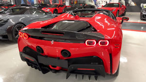Oferta Inteligente: Ferrari SF90 Spider Assetto Fiorano 2024, Motor V8 Twin-Turbo de 4.0L con 3 Motores Eléctricos - Product Image 3