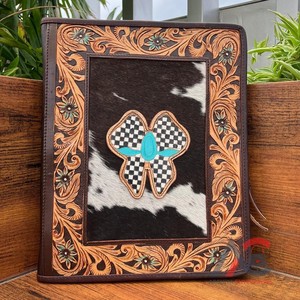 Cartera de conferencia con cremallera A4 de cuero tallado a mano, acento de lazo elegante, ranuras para tarjetas y soporte para cuaderno para uso comercial o de estudio - Product Image 1