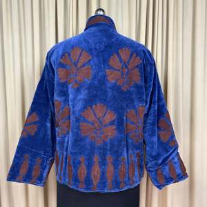 Boho Chic Retro Chic Free Size Robe Hand Embroidered Blue Floral Velvet Suzani Jacket Open Front <b>Winter</b> Coat for Fall Season - Product Image 2