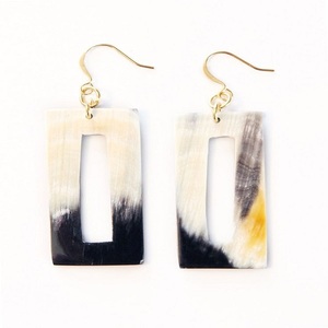 Pendientes colgantes de moda de cuerno de alta calidad Último diseño Precio al por mayor de India - Product Image 5