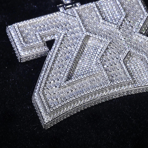 Pendentif personnalisé en moissanite VVS avec lettre de nom, style hip-hop, serti de diamants taille baguette, en argent 925, pendentif initial, bijoux fins - Product Image 2