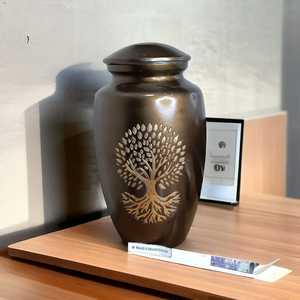 Urnas de cremación de latón Vintage del Océano Indio grabado de estilo americano Suministros funerarios más vendidos Fabricante Exportador para humanos - Product Image 2