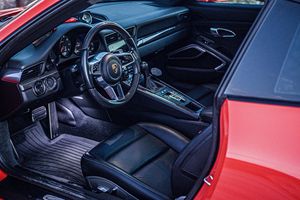 Excellent état, Porsche 911 Carrera 4S Coupé 2017 d'occasion, 30 000 miles - Product Image 6