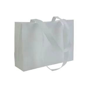 Borse Promozionali Personalizzate TNT con Soffietto e Termosaldatura, Gadget per lo Shopping - Product Image 2