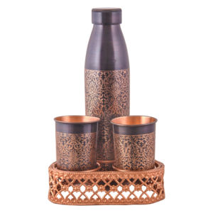 Bouteille d'eau en cuivre de finition antique nouvellement lancée avec bouteille de médecin ayurvédique à boire direct pour les fêtes - Product Image 3