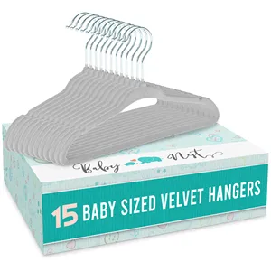 Cintres en plastique et velours pour enfants Baby Nest Designs, lot de 15 - Product Image 1