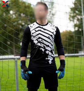 Ensemble d'uniformes de football à col en V en tissu anti-humidité, personnalisable, à manches courtes, antibactérien, séchage rapide, faible MOQ - Product Image 4