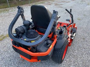 Cortacésped comercial de giro cero Kubota Z781i con una excelente oferta para sus necesidades de cuidado del césped - Product Image 6