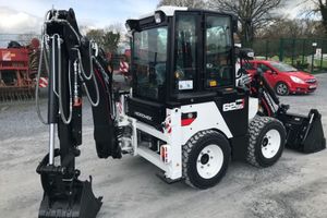 Retroexcavadora Usada Hidromek 62SS, Tracción en las 4 Ruedas, Carga Nominal de 9 Toneladas, Motor Eaton Eatoni, Incluye Cojinete de Motor, Bomba, Caja de Cambios, PLC - Product Image 2