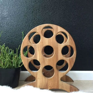 ที่วางขวดไม้แบบดั้งเดิมที่มีดีไซน์เหนือกาลเวลา เหมาะสำหรับทุกสไตล์การตกแต่งภายใน - Product Image 1