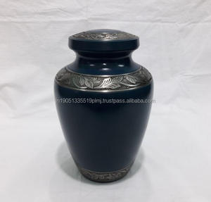 Urne funéraire en laiton de style américain biodégradable de qualité supérieure, gravée, pour cendres humaines, avec fournitures funéraires - Product Image 5