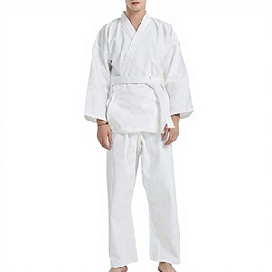 Uniformes pour les arts martiaux de karaté, uniformes blancs pour l'entraînement et les matchs professionnels à des prix d'usine bon marché avec personnalisation - Product Image 1