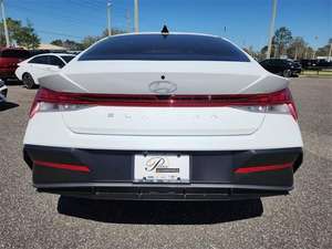Nuevo/Usado 2025 para ELANTRA SEL 2.0L I4 Automático, Asientos de Cuero Blancos, Techo Solar Panorámico, Faros LED en Venta - Product Image 5