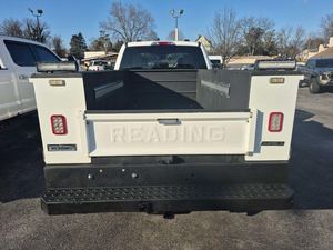 Ford F-250 Super Duty XL SuperCab 4x4 2023 Blanc Propre d'occasion avec toit ouvrant, démarrage à distance, pack remorquage, pack remorque, sièges en cuir - Product Image 3